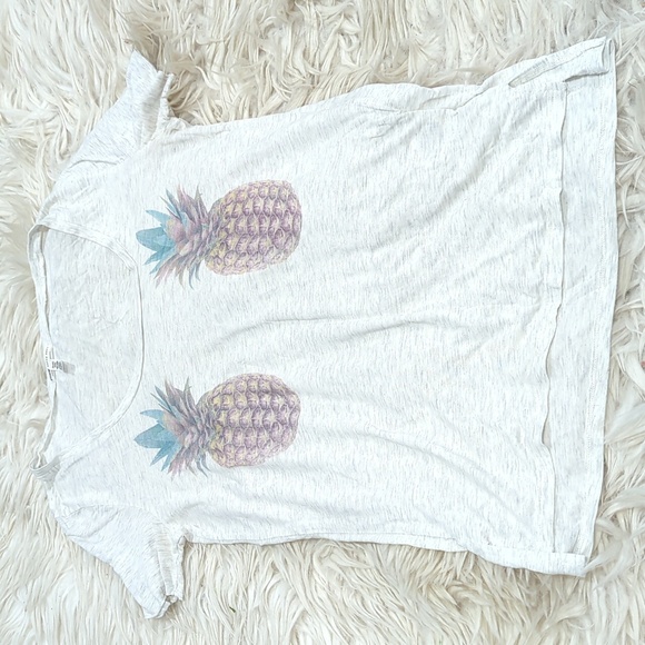 Pink pineapple tee - Picture 1 of 3
